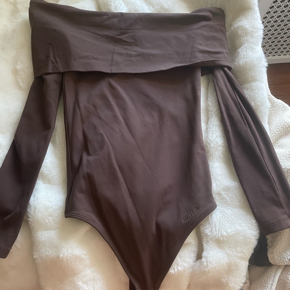 aritzia brand new off the shoulder contour body suit